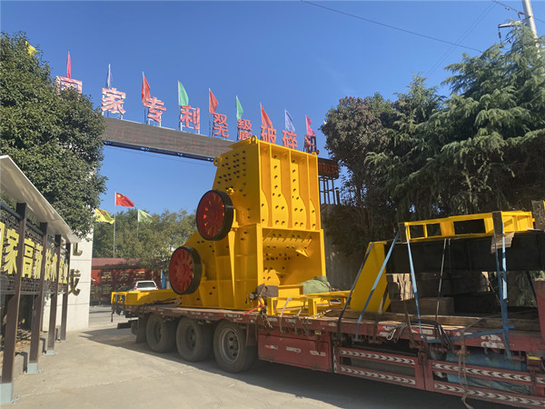 雙級無篩底粉碎機發(fā)貨